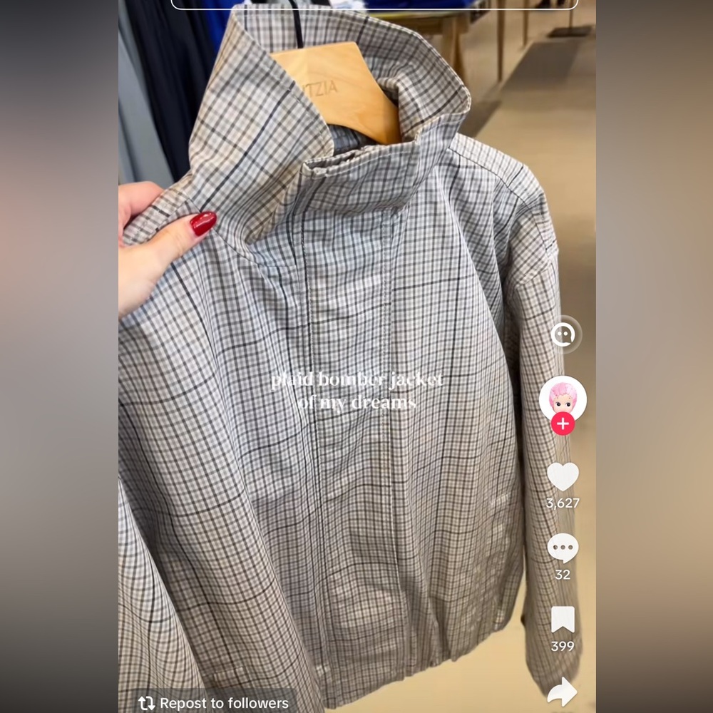 Aritzia Lightweight Grey Plaid Button-Down Jacket